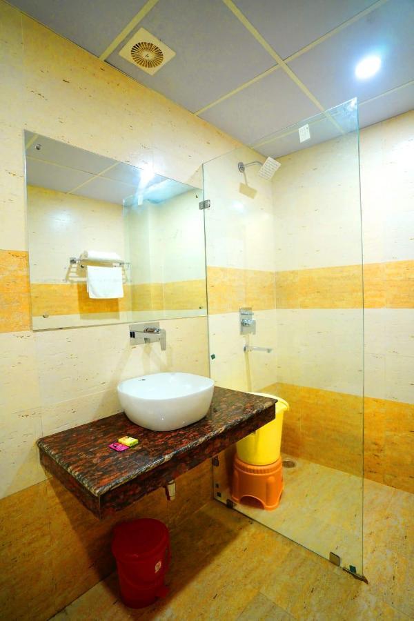 Hotel Amansara Lucknow Ruang foto